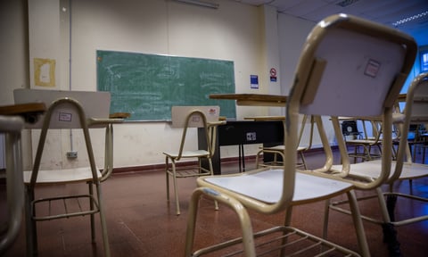 Двері широко відчинені, але охочих нема. Де шукати майбутніх українських інженерів та хіміків?