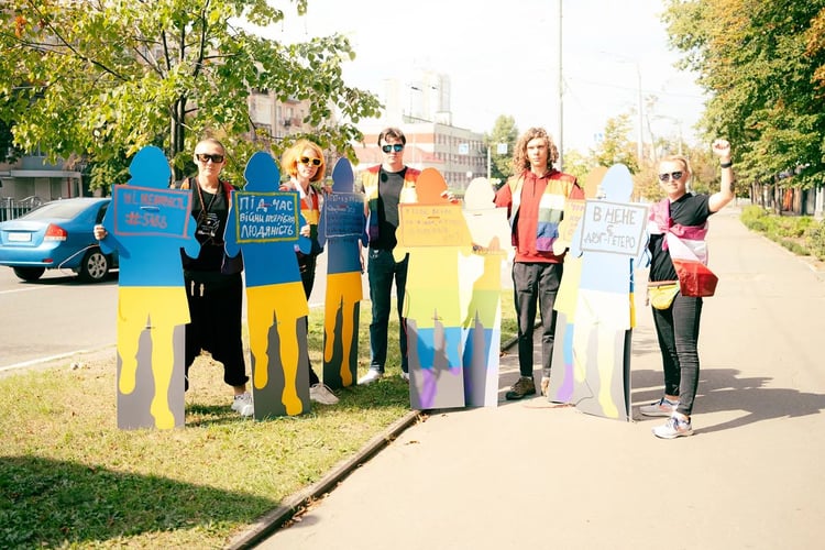 Көлікте минет ұсынатын қыздар