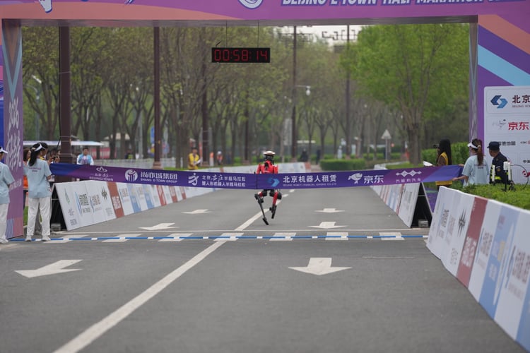 Люди програли гуманоїдам_5