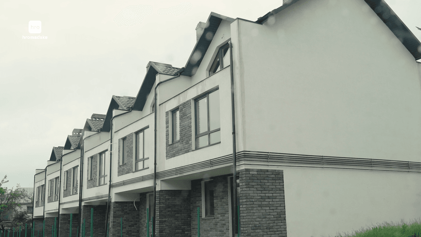 «Крузак» із мільйоном доларів. Як живе родина заступника генпрокурора._9