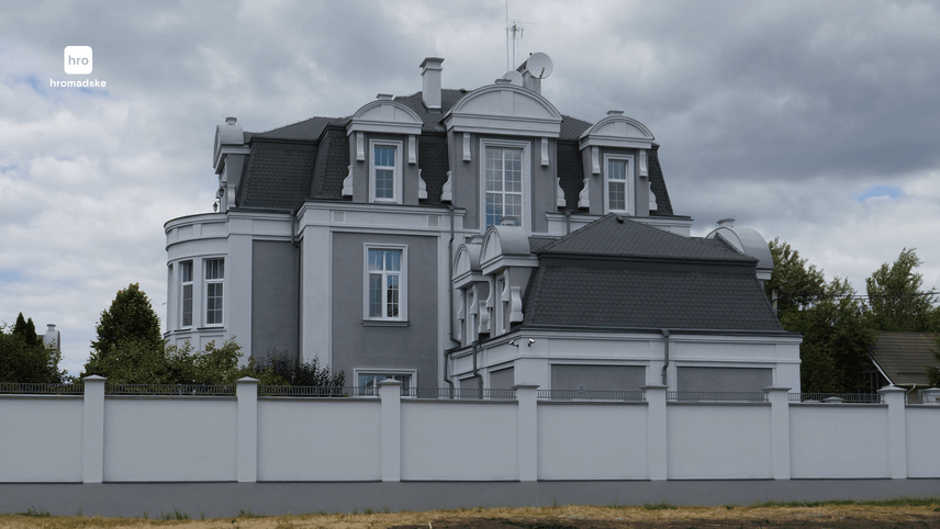 Маєток за $750 тисяч та автопарк на $400 тисяч_11