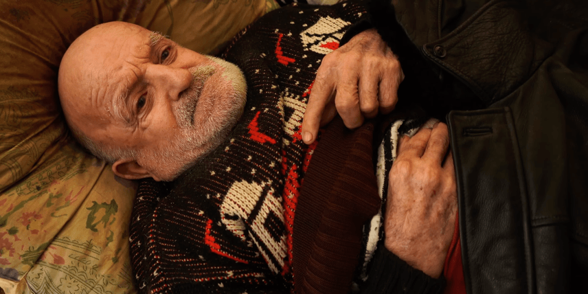 Лежачий батько лишився закритим у хаті. Єдиного сина мобілізували