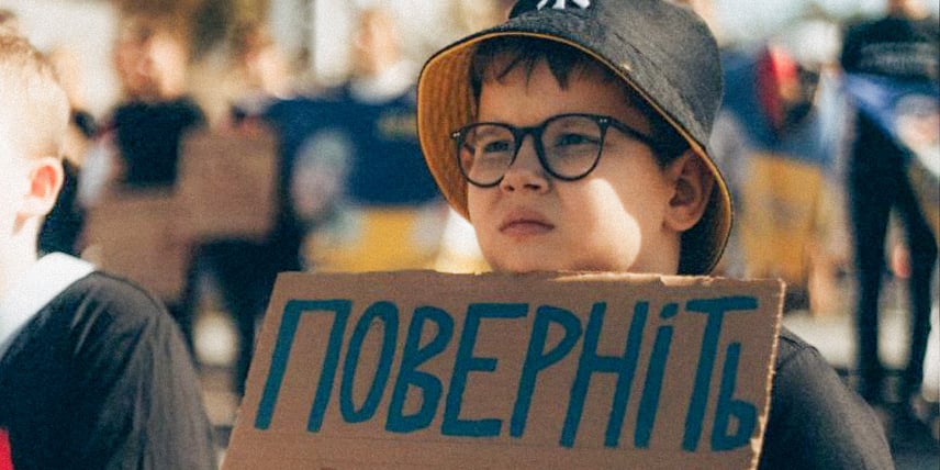 Листи без відповіді. Як 10-річний Дмитро втратив маму та мріє, щоб тато повернувся з полону