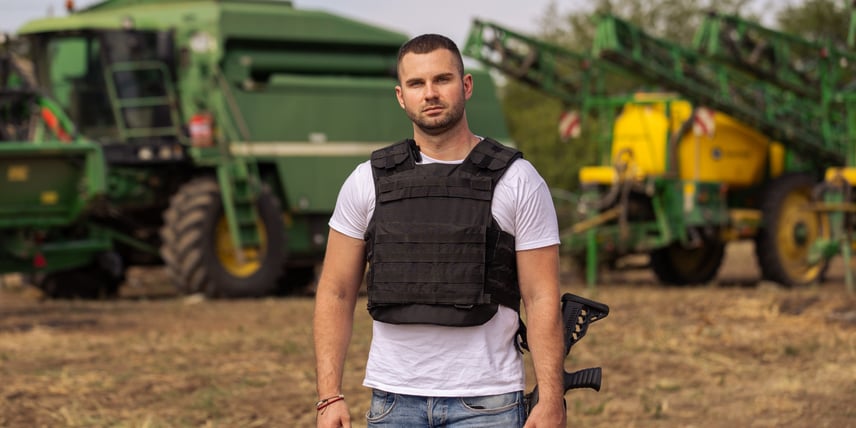 «Якщо продовжувати працювати — це питання часу, коли тебе вб’є». Син загиблого фермера-Героя України про ціну збору врожаю