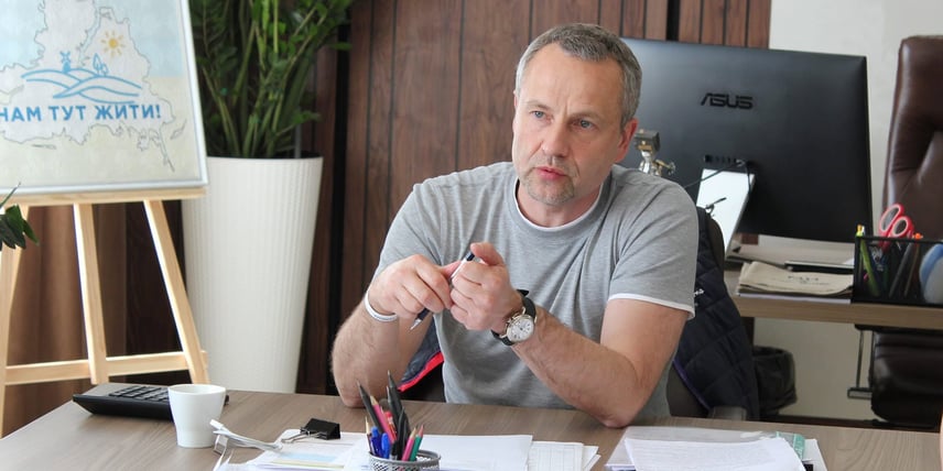 «Його списали»? Що відомо про долю полоненого міського голови Херсона й чому його син заявляє про саботаж влади