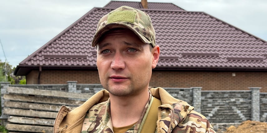 Повернувся з війни, а рідну хату продали шахраї. Як військовий уже в тилу намагається відвоювати власні сім соток землі