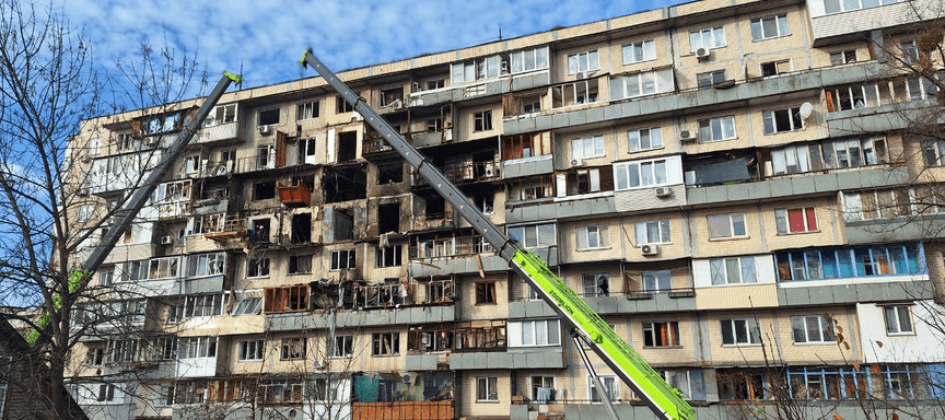 Діти повистрибували голі на вулицю: «Мамочко, поможи, бо я хочу жити». Репортаж після прильоту в Києві