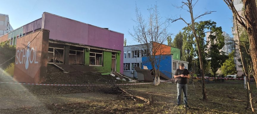 росіяни вдарили ракетами по Києву — відомо про руйнування й 18 постраждалих, серед них діти