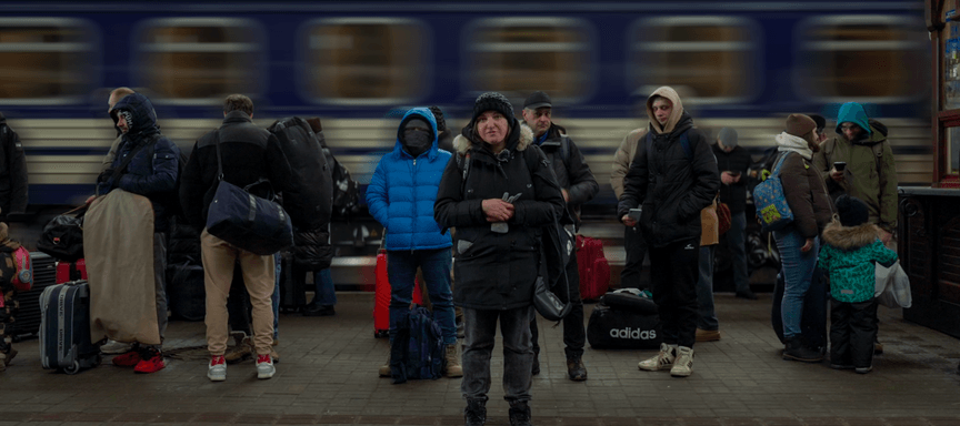 «Радимо лягати ногами до вікна». Евакуація пасажирів та інші правила безпеки на залізниці під обстрілами