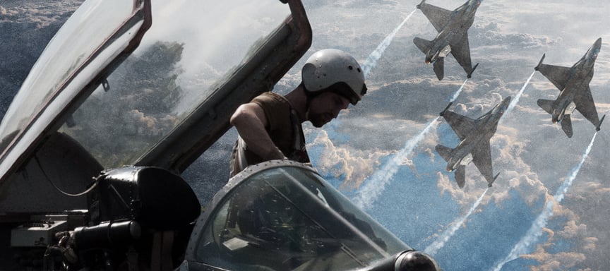 Міг катапультуватися, але відвів літак від села й загинув. Памʼяті Героя України пілота Максима Устименка