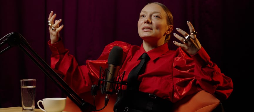 «Я своїм голосом розкривала куліси». LELÉKA про «Євробачення», депресію, соцмережі й німців