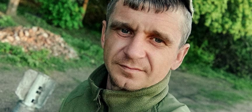 Betrayal after injury, new love, and changing light bulbs: Zaporizhzhia’s only taxi driver with prosthetic leg
