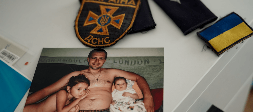 «Скажуть йти у вогонь — я піду». 26 днів у реанімації перебуває рятувальник, який постраждав від обстрілу 9 січня