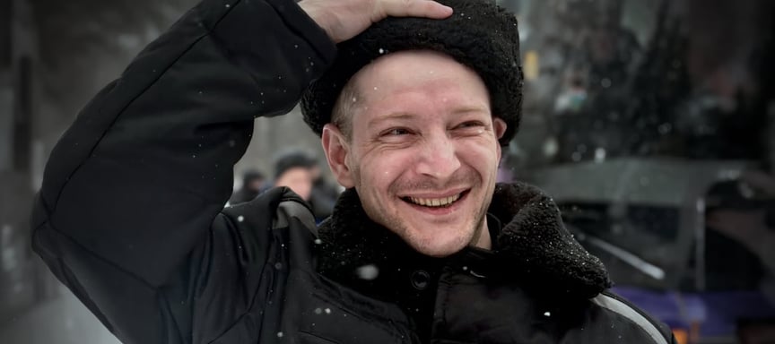 Довічне увʼязнення, серійний вбивця в камері та дружина, яка після повернення з полону пішла з його грошима. Історія захисника Маріуполя