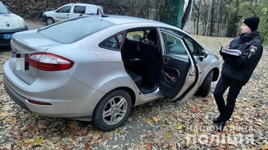 Таксист із Києва відправив гроші знайомій, а щоб дружина не взнала — інсценував напад на себе. Поліція не оцінила