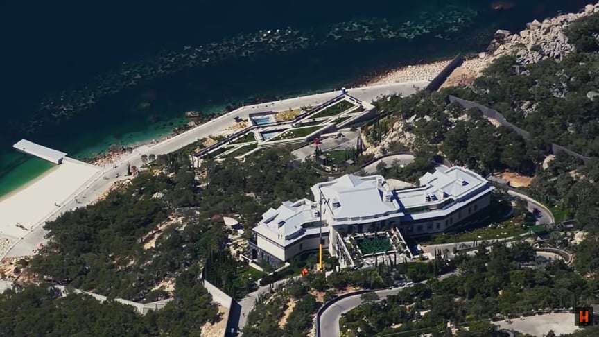 Будинок на мисі Айя, який, як стверджують активісти-розслідувачі, належить путіну