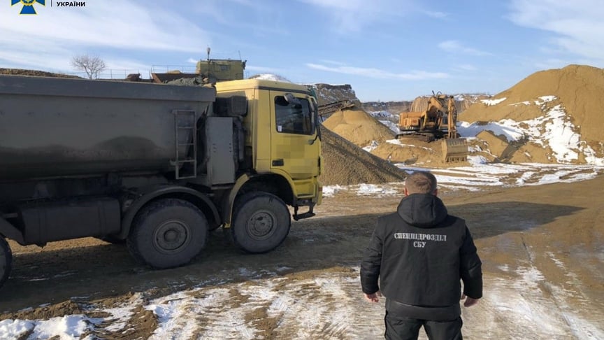 Служба безопасности Украины разоблачила в Одесской области незаконную разработку недр, которая нанесла государству ущерб в более чем 100 миллионов гривен