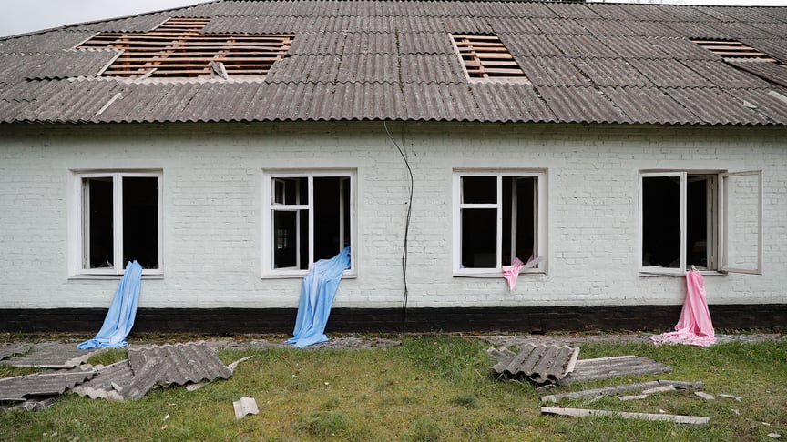 Пошкоджений будинок внаслідок вибухів на складах боєприпасів поблизу міста Ічня, Чернігівська область, 9 жовтня 2018 року