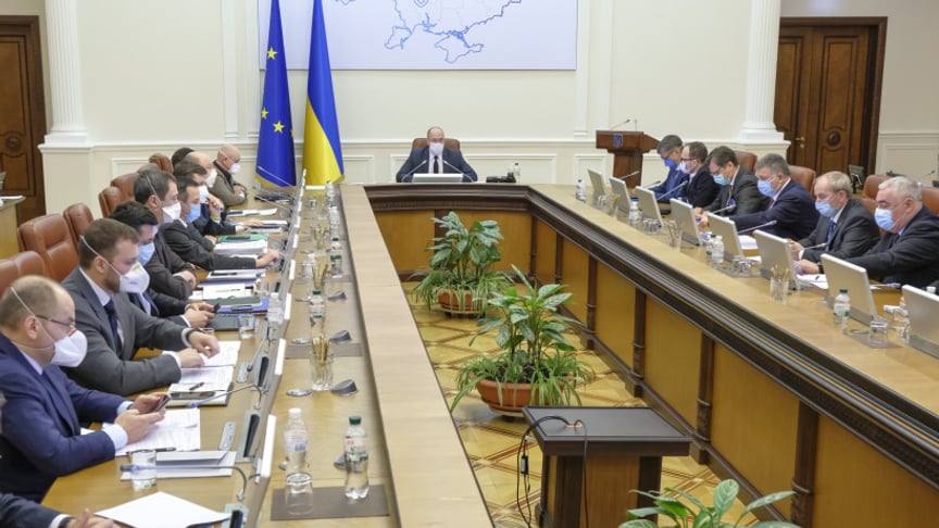 The Cabinet of Ministers of Ukraine session on April 22. Prime Minister Denys Shmyhal is in the center on the back.
