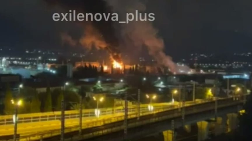 Пожар в результате удара беспилотников в Сочи