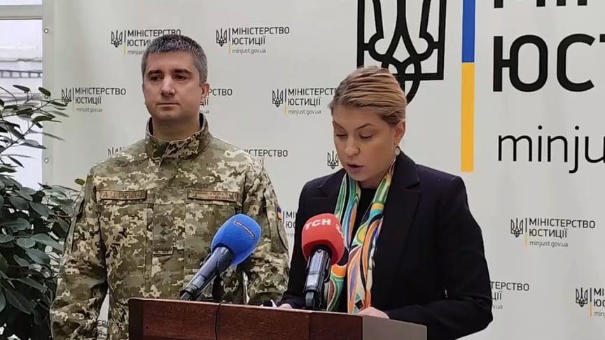 Міністерка юстиції Ольга Стефанішина та представник СБУ на брифінгу, Київ, 20 грудня 2024 року