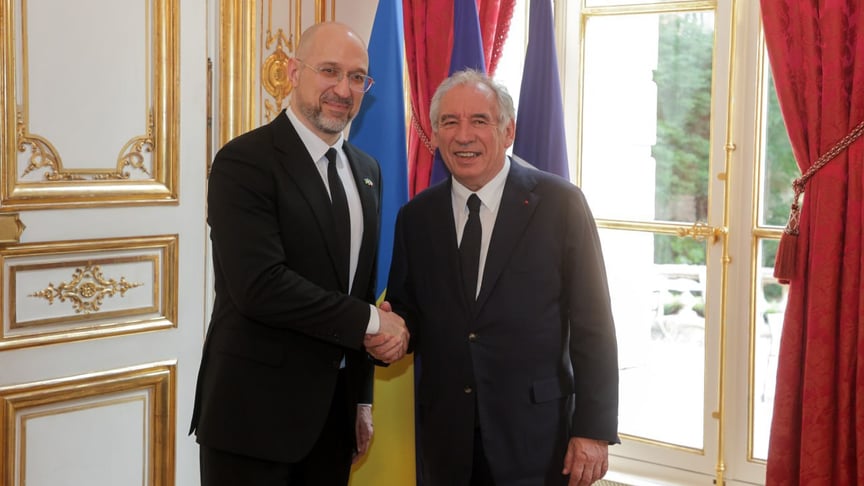 Прем’єр-міністри України та Франції Денис Шмигаль і Франсуа Байру