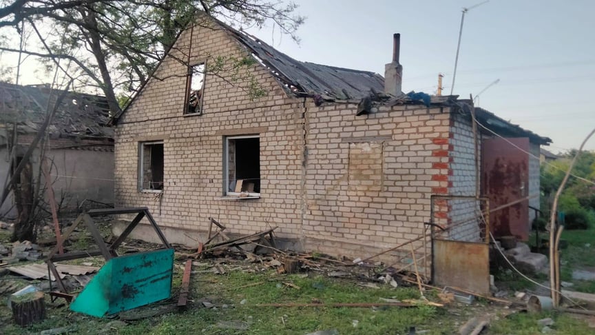 Пошкоджений будинок на Донеччині Наслідки атаки рф на Донеччину 7 червня