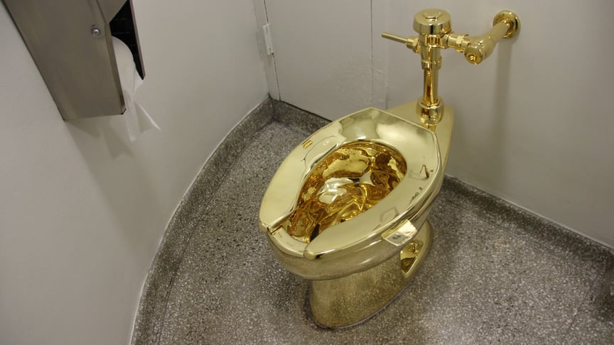 Мистецький твір America, який так само може бути справжнім туалетом, 16 вересня 2016 року