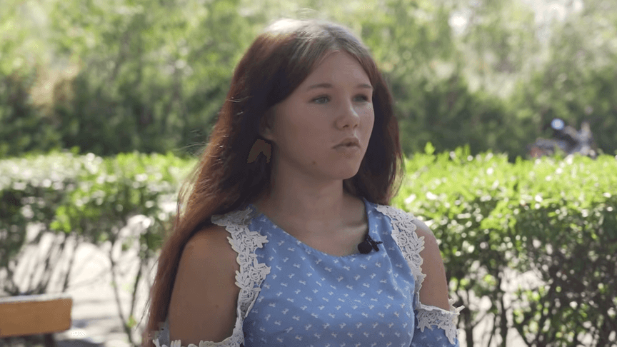 Одна з евакуйованих дівчат, яка була неповнолітньою, коли завагітніла від працівника турецького готелю Одна з евакуйованих дівчат, яка була неповнолітньою, коли завагітніла від працівника турецького готелю