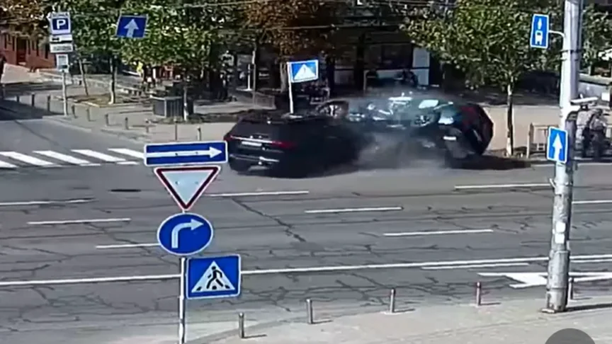 Ілюстративне фото. У Києві машина в’їхала на територію літньої тераси ресторану, 17 серпня 2026 року Ілюстративне фото. У Києві машина в’їхала на територію літньої тераси ресторану, 17 серпня 2026 року