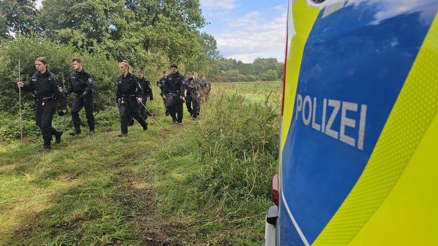 Поліцейські шукають уламки дрона поблизу військового аеродрому Вунсторф у Нижній Саксонії