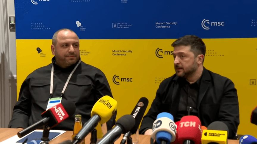 Секретар РНБО України Рустем Умєров та президент України Володимир Зеленський під час спілкування з медіа на полях Мюнхенської безпекової конференції, 14 лютого 2026 року