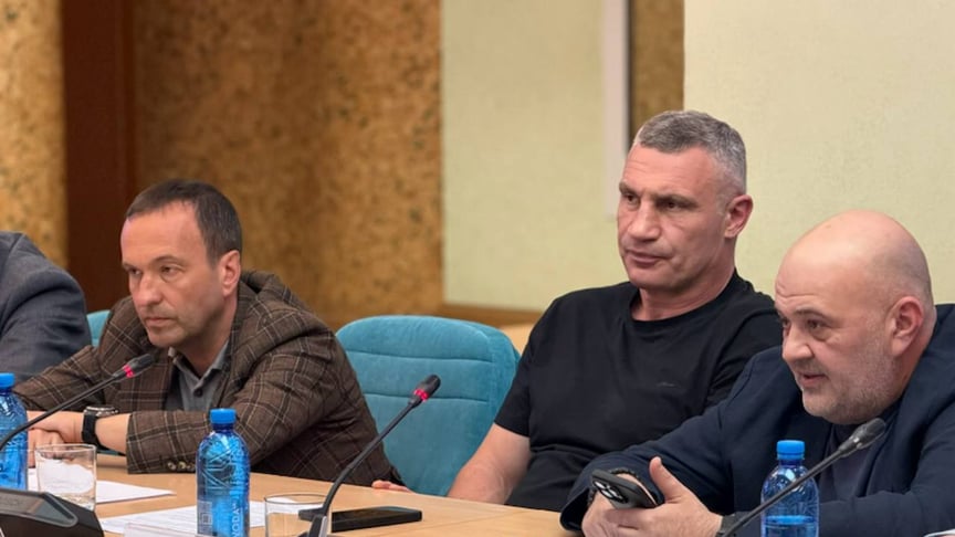 Міський голова Києва Віталій Кличко на нараді з урядовцями