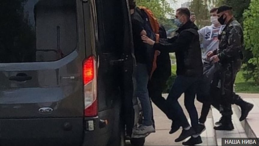 Hundreds of Opposition Figures, Bloggers, Journalists Arrested in Belarus