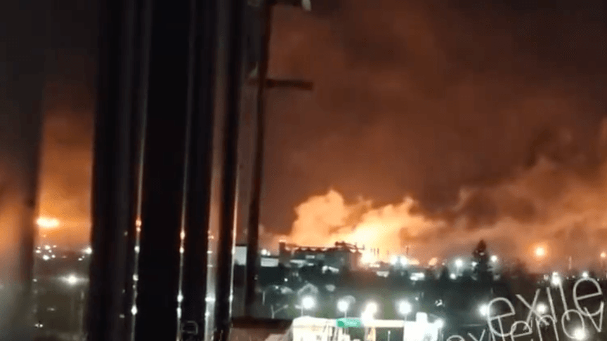 Пожары в Омске после атаки дронов