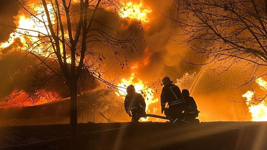 Рятувальники ліквідовують наслідки російських обстрілів у Волинській області, 31 грудня 2025 року