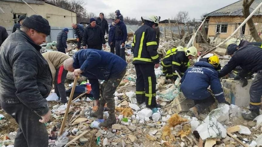 У селі Мархалівка, що на Київщини, обстріли окупантів зруйнували будинки
