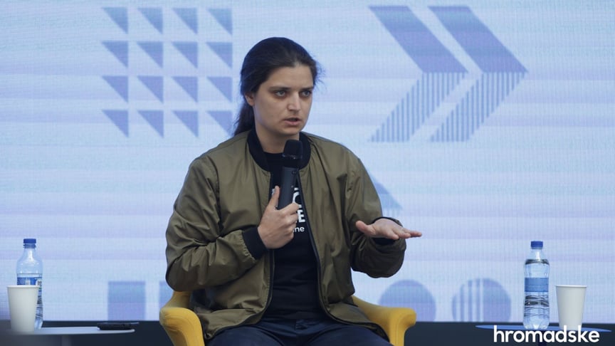 Руководитель ОО «Центр поддержки аэроразведки» Мария Берлинская во время конференции hromadske «Муруємо вже!», 7 июня 2023 года