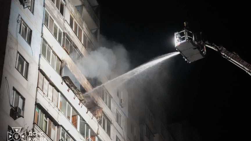 Окупанти поцілили по багатоповерхівці в Деснянському районі Києва, 8 жовтня 2026 року Окупанти поцілили по багатоповерхівці в Деснянському районі Києва, 8 жовтня 2026 року