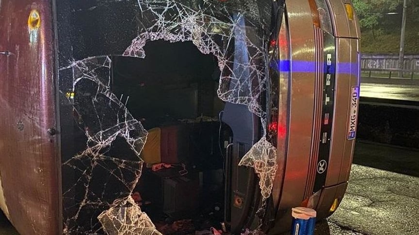 У Києві розбився автобус «Кишинів — Москва». 8 пасажирів постраждали, серед яких 4 дітей