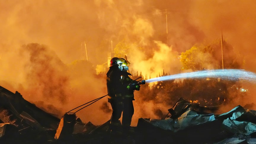 Рятувальники ліквідують наслідки вибуху на заводі з виробництва феєрверків у Лояні, провінція Хунань, Китай, 5 травня 2026 року