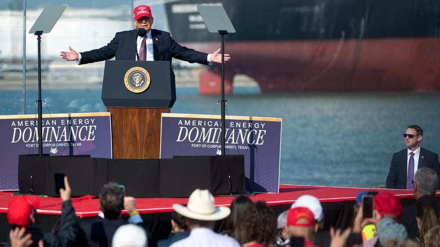 Президент США Дональд Трамп виступає в порту Корпус-Крісті, штат Техас, США, 27 лютого 2026 року