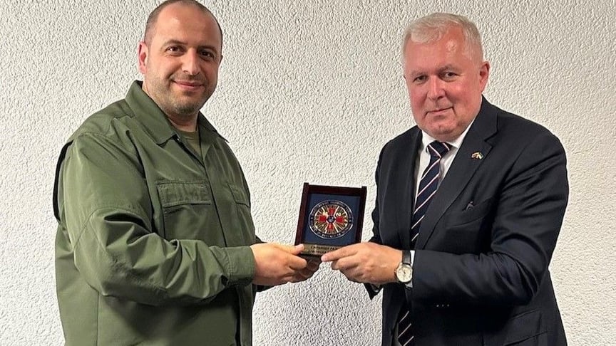 Министры обороны Украины и Литвы Рустем Умеров и Арвидас Анушаускас