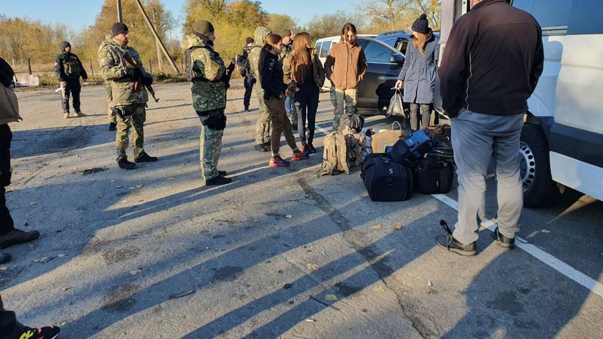 Учасники акції «Останній блокпост» у місті Кремінна, Луганська область, 9 жовтня 2019 року