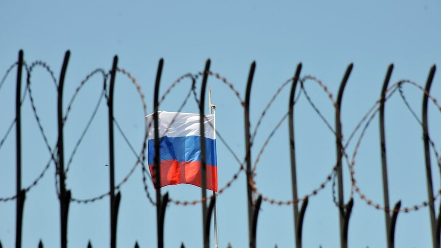 Прапор росії на території Генерального консульства в Харкові, 13 червня 2020 року