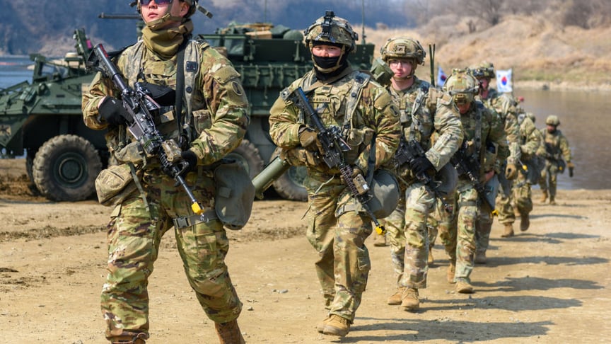 Ілюстративне фото. Солдати армії США беруть участь у спільних навчаннях із Південною Кореєюї поблизу прикордонного міста Йончхон в межах військових навчань «Щит свободи», березень 2025 року