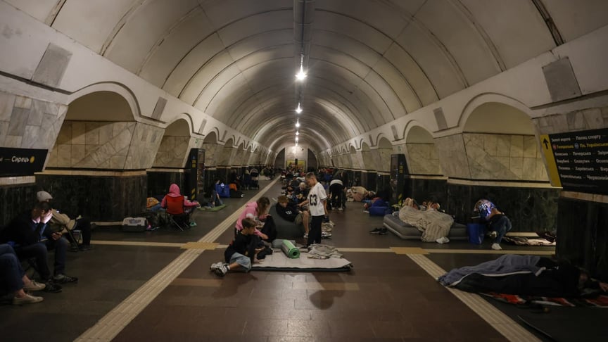 Иллюстративная фотография. Одна из станций метро Киева во время воздушной тревоги
