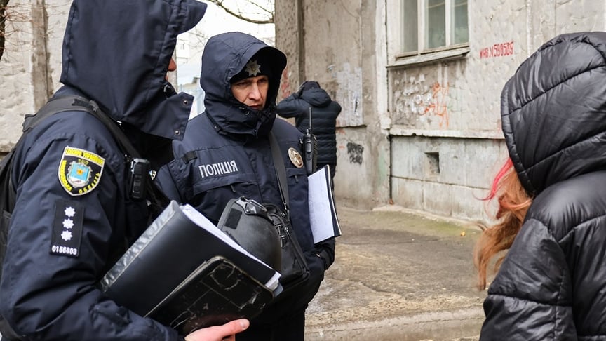 Поліція Миколаєва продовжує шукати людину, яка залишила дитину