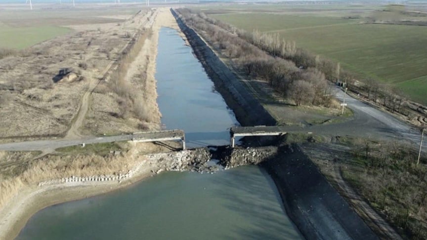 Occupiers stealing en masse Dnipro water to Crimea. Debt may amount to billions of hryvnias