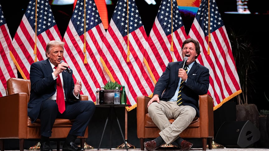 Президент США Дональд Трамп з американським журналістом Такером Карлсоном